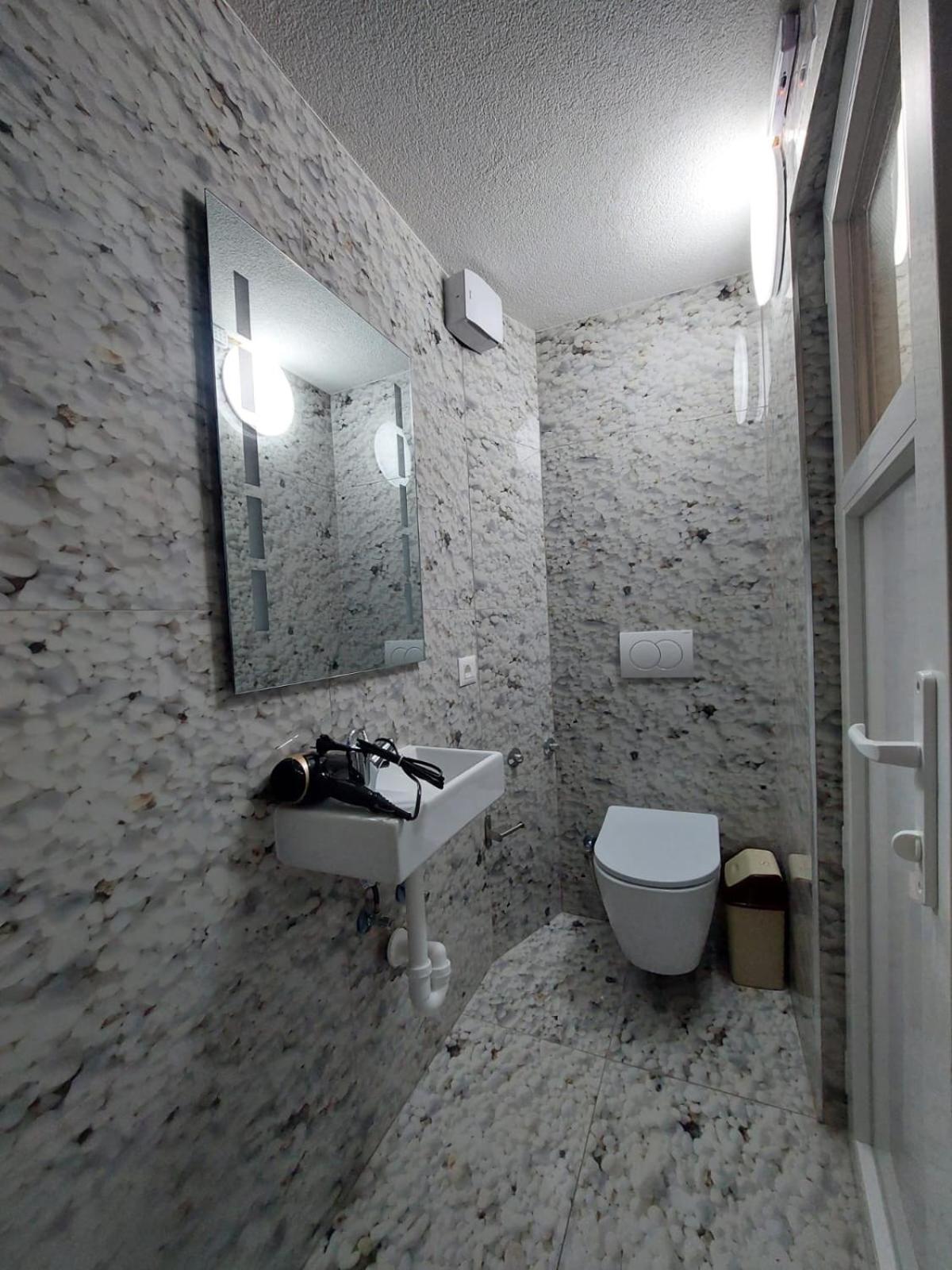 Hotel Inn Prizren Ngoại thất bức ảnh